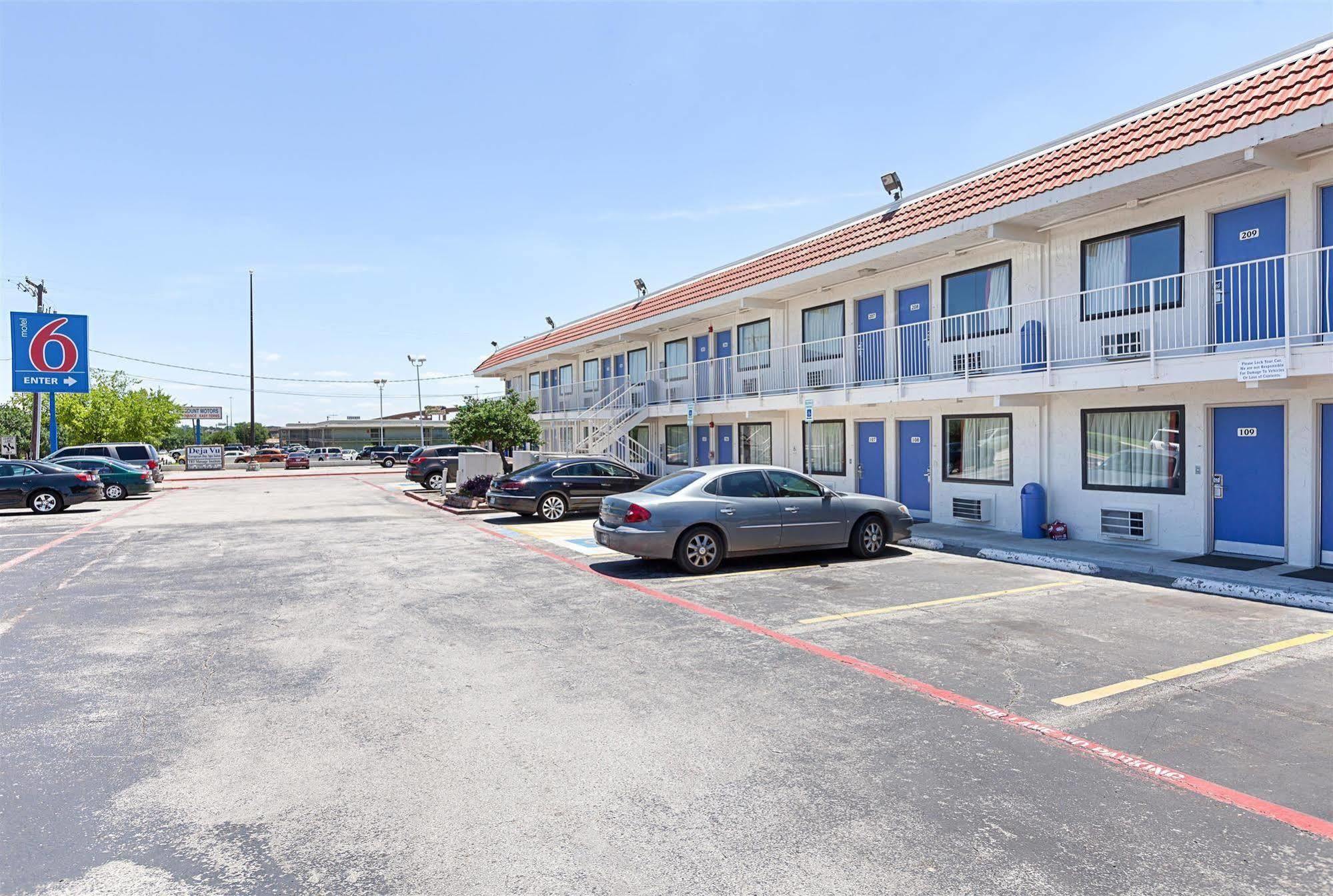 Motel 6-North Richland Hills, Tx Luaran gambar